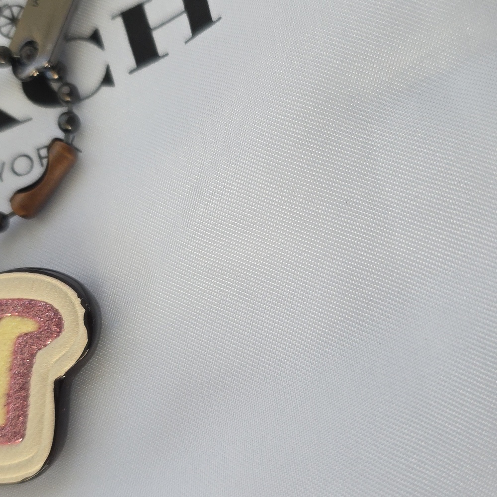 EUC: COACH x KEITH HARING "THE DANCING MAN" HANG TAG/(2) BAG CHARMS - Picture 10 of 10